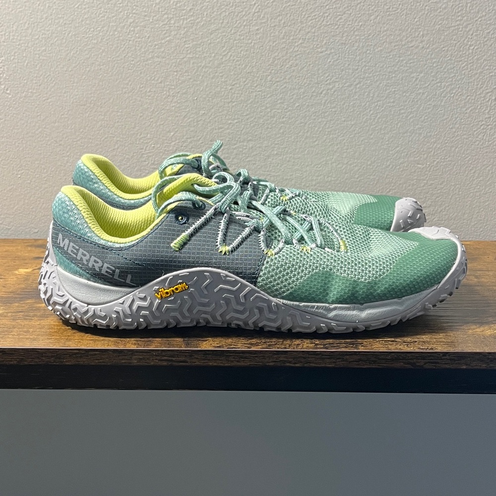 Women's Merrell Trail Glove 7